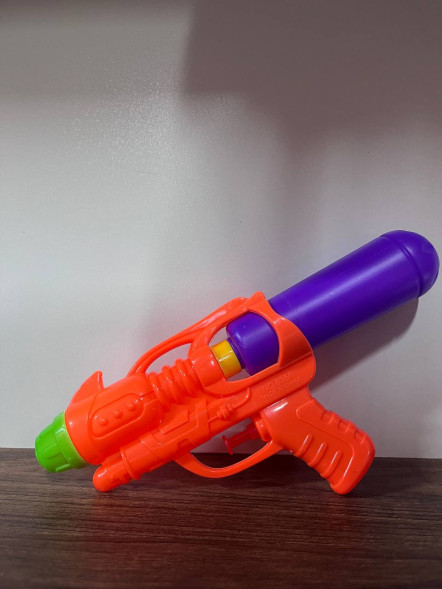Водный пистолет №2