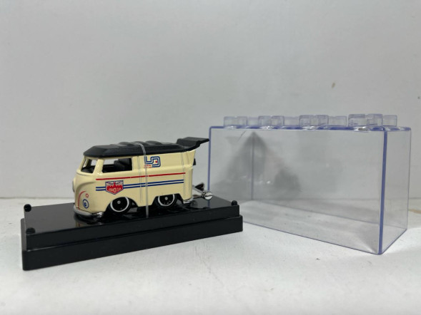 Машинка (пласт.) миниатюрная #8