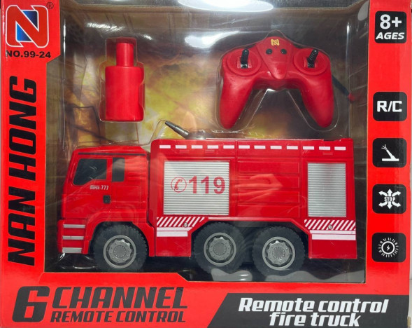 Пожарная машина на радио управление (стреляет водой)